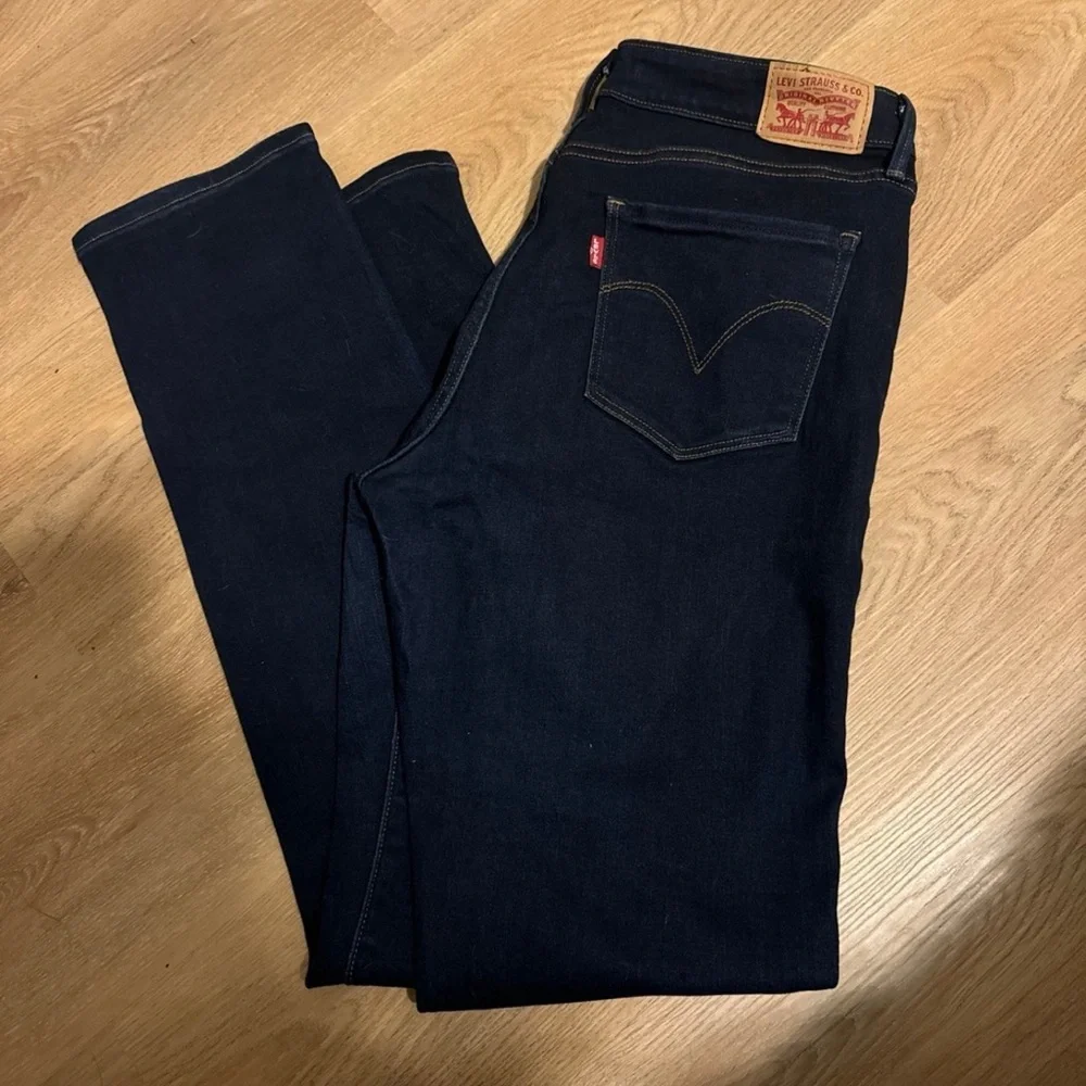 Women’s Jeans - Picture 3 of 4